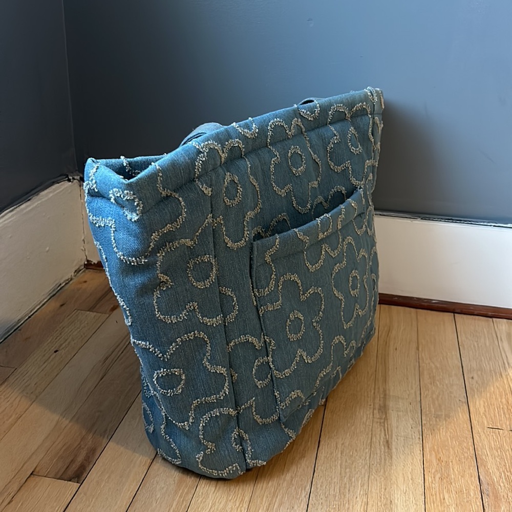 Like new wild fable tote bag - Picture 3 of 7